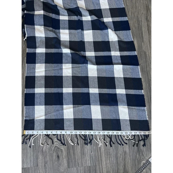 Plush Apparel Checkered Plaid Blanket Scarf Blue And White OS - Picture 7 of 7